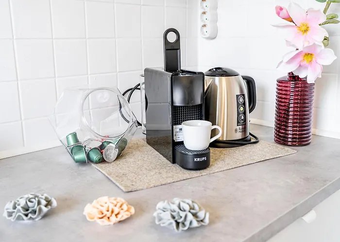 Heart - 2min To Station