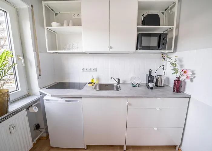 Heart - 2min To Station Apartment